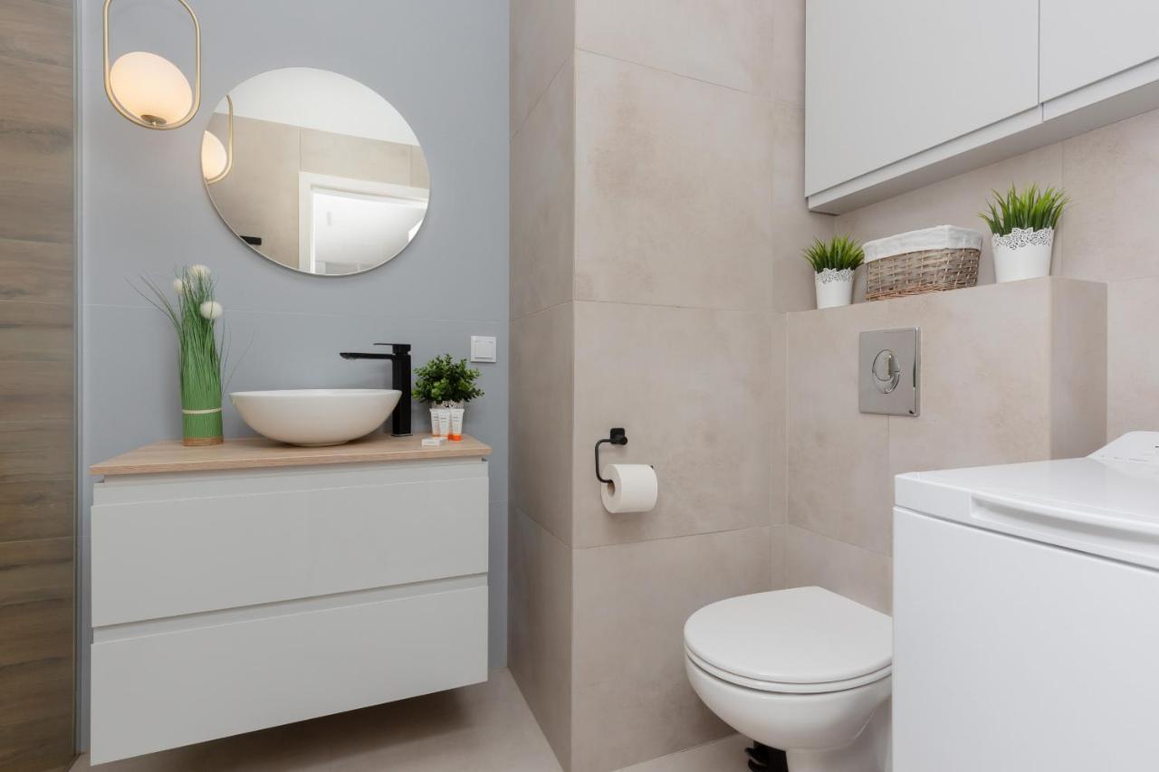 Modern Apartment With Balcony Warsaw Mokotow Aignera By Noclegi Renters エクステリア 写真